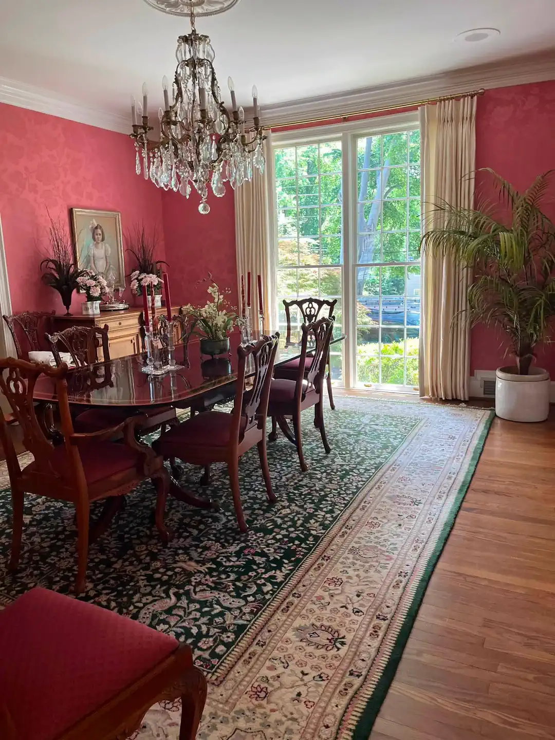 Red dining room walls before the color transformation